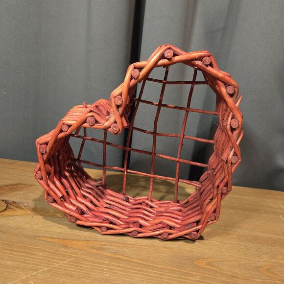 Red Heart Wicker Basket, 9" VTG? - Picture 1 of 6